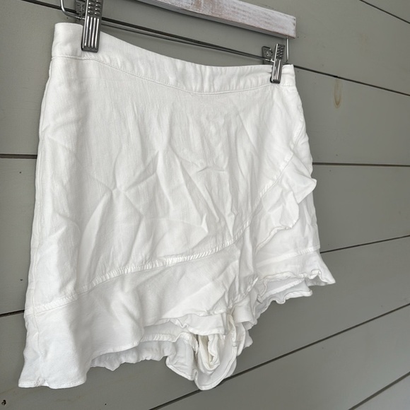 Altar’d State Ruffle Hem Shorts – Size M - Picture 4 of 7
